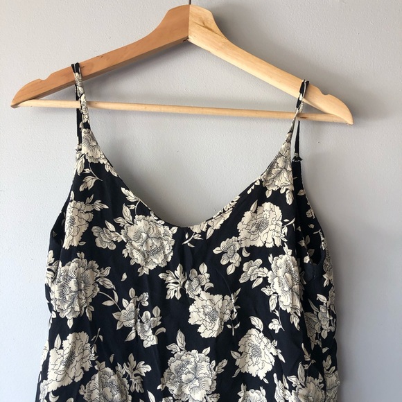 Brandy Melville Black and White Floral Short Dress - Picture 2 of 7